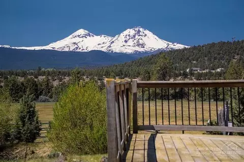 64635 Simon Rd, Bend, OR 97701 photo 2