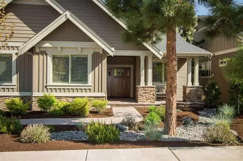 19154 Park Commons Dr, Bend, OR 97701 photo 3