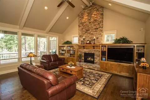 19154 Park Commons Dr, Bend, OR 97701 photo 7
