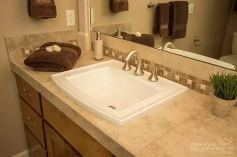 19154 Park Commons Dr, Bend, OR 97701 photo 17