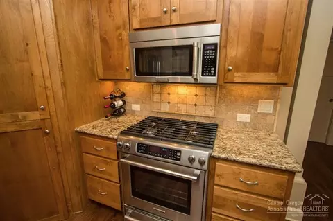 19154 Park Commons Dr, Bend, OR 97701 photo 11