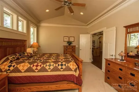 19154 Park Commons Dr, Bend, OR 97701 photo 18