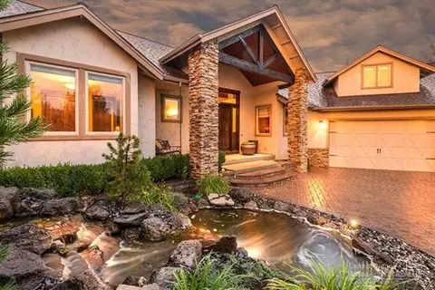 21222 Gift Rd, Bend, OR 97701 photo 2