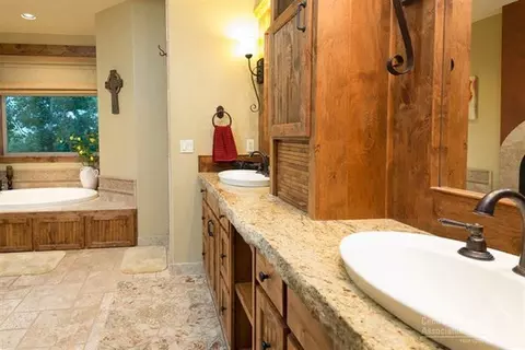 21222 Gift Rd, Bend, OR 97701 photo 10