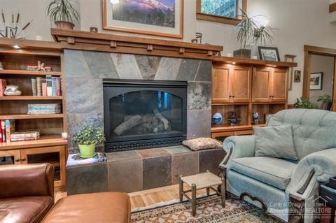 2011 NW 4th St, Bend, OR 97701 photo 7