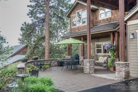 2011 NW 4th St, Bend, OR 97701 photo 2