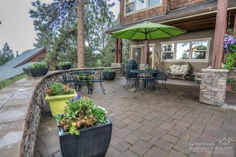 2011 NW 4th St, Bend, OR 97701 photo 4