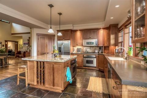 2011 NW 4th St, Bend, OR 97701 photo 8