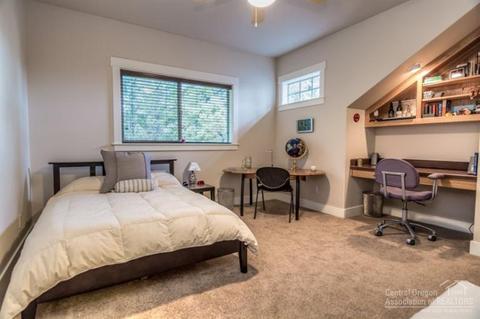 2011 NW 4th St, Bend, OR 97701 photo 16