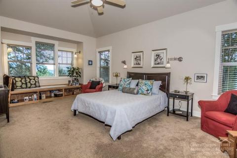 2011 NW 4th St, Bend, OR 97701 photo 11