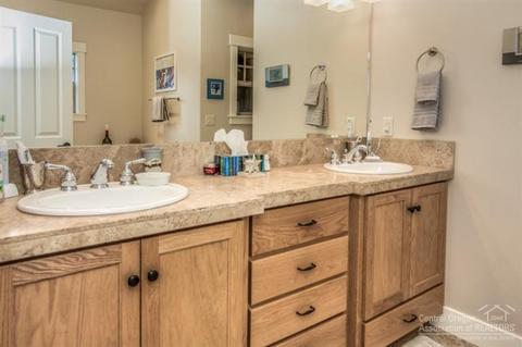 2011 NW 4th St, Bend, OR 97701 photo 12
