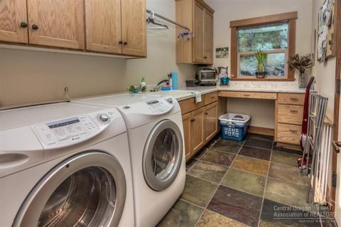 2011 NW 4th St, Bend, OR 97701 photo 21