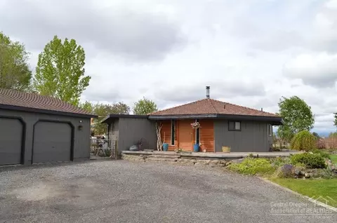 20245 Sturgeon Rd, Bend, OR 97701 photo 2