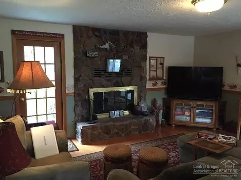 1609 SE Ramsay Rd, Bend, OR 97702 photo 4