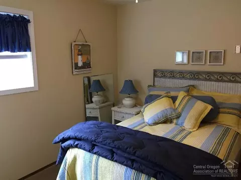 1609 SE Ramsay Rd, Bend, OR 97702 photo 9