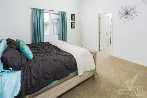 20678 Beaumont Dr, Bend, OR 97701 photo 7