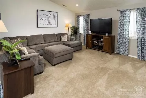 20678 Beaumont Dr, Bend, OR 97701 photo 4
