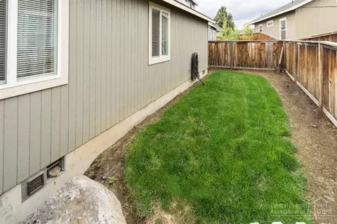 20678 Beaumont Dr, Bend, OR 97701 photo 13