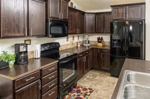 20678 Beaumont Dr, Bend, OR 97701 photo 3