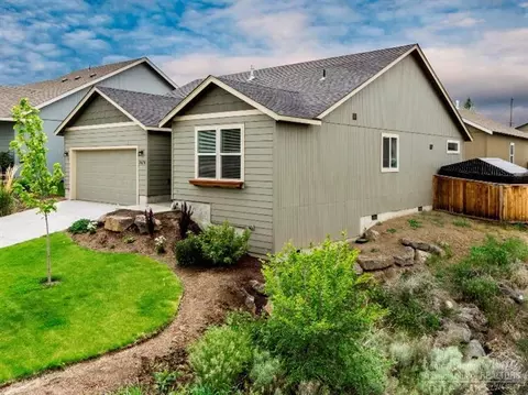 20678 Beaumont Dr, Bend, OR 97701 photo 1