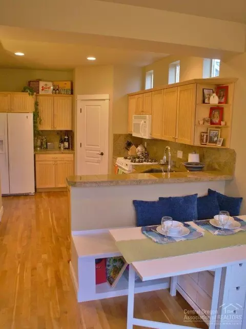 19463 Blue Lake Loop, Bend, OR 97702 photo 9