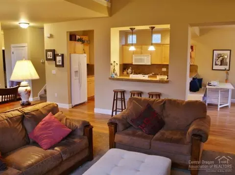 19463 Blue Lake Loop, Bend, OR 97702 photo 6