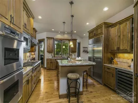 19478 Green Lakes Loop, Bend, OR 97702 photo 5