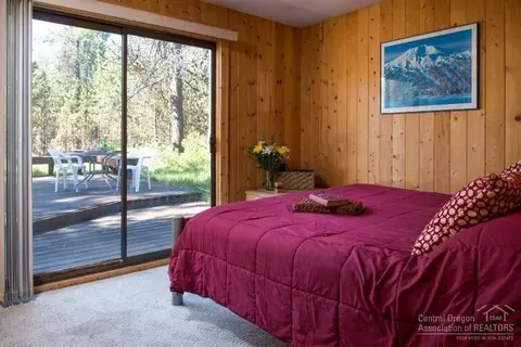 55394 Big River Dr, Bend, OR 97707 photo 4