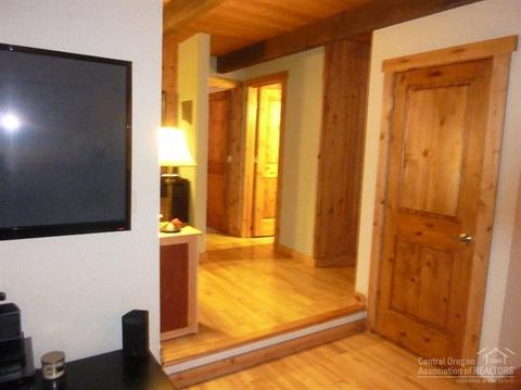 60589 Springtree Ct, Bend, OR 97702 photo 4