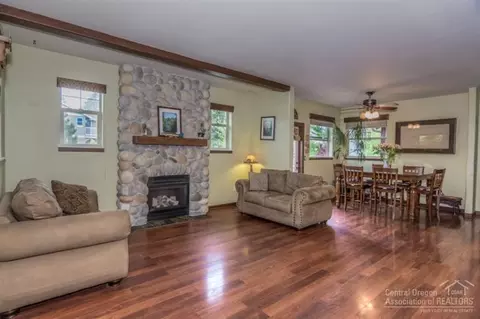 63126 Riverstone Dr, Bend, OR 97701 photo 3