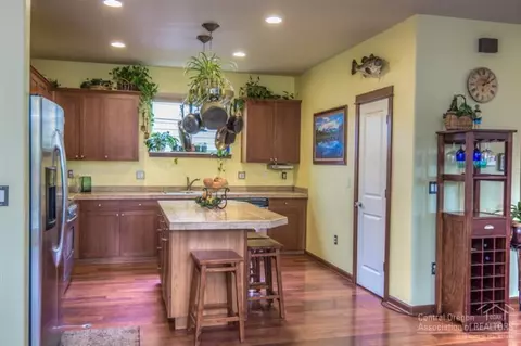 63126 Riverstone Dr, Bend, OR 97701 photo 9
