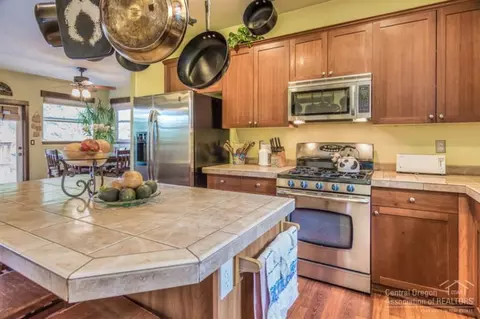 63126 Riverstone Dr, Bend, OR 97701 photo 12