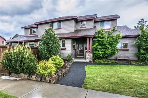 63126 Riverstone Dr, Bend, OR 97701 photo 1