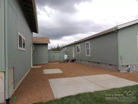 63401 Chaparrel Dr, Bend, OR 97701 photo 3