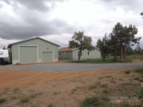 63401 Chaparrel Dr, Bend, OR 97701 photo 2