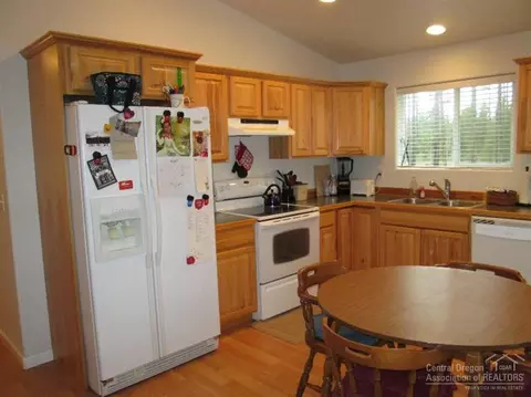 15420 Liberty, La Pine, OR 97739 photo 9