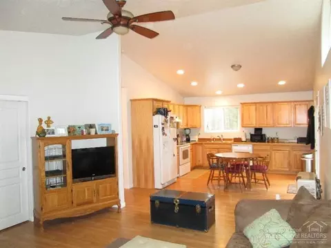 15420 Liberty, La Pine, OR 97739 photo 12