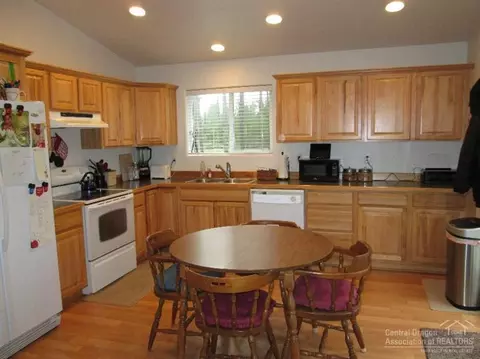 15420 Liberty, La Pine, OR 97739 photo 10
