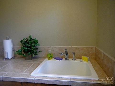 20110 Stonegate Dr, Bend, OR 97702 photo 23