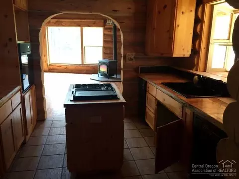 15153 River Loop Dr, Bend, OR 97707 photo 9