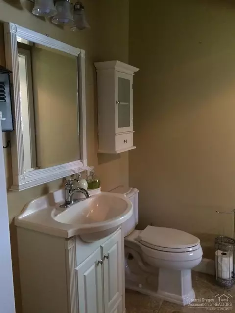 65520 Kentucky, Bend, OR 97701 photo 19