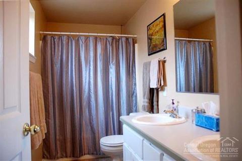 63245 Town Ct, Bend, OR 97701 photo 12