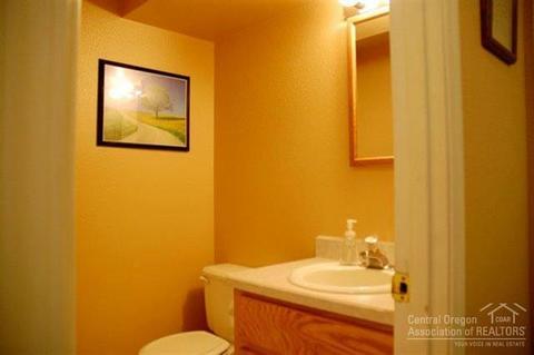 63245 Town Ct, Bend, OR 97701 photo 10