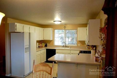 63245 Town Ct, Bend, OR 97701 photo 7