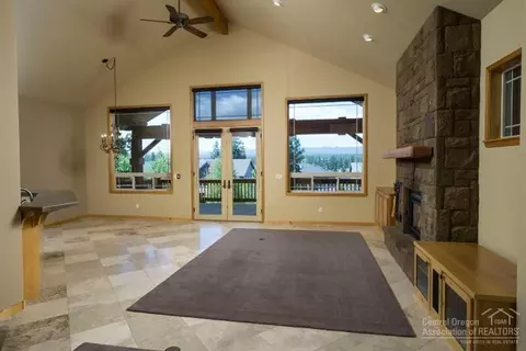 362 NW Phils Loop, Bend, OR 97701 photo 9