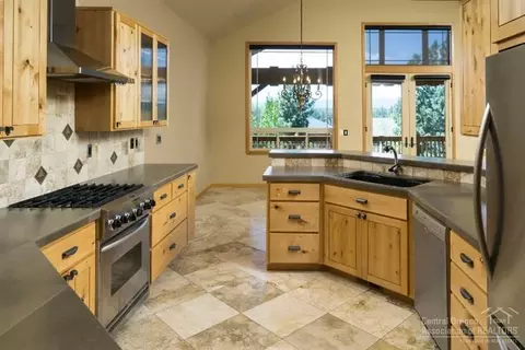 362 NW Phils Loop, Bend, OR 97701 photo 13