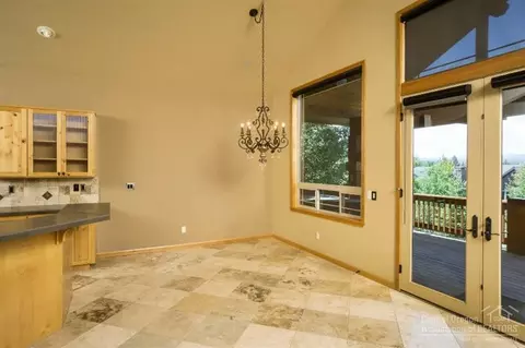 362 NW Phils Loop, Bend, OR 97701 photo 11