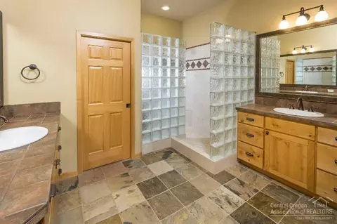 362 NW Phils Loop, Bend, OR 97701 photo 16