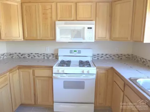 20549 Dylan Loop, Bend, OR 97702 photo 6