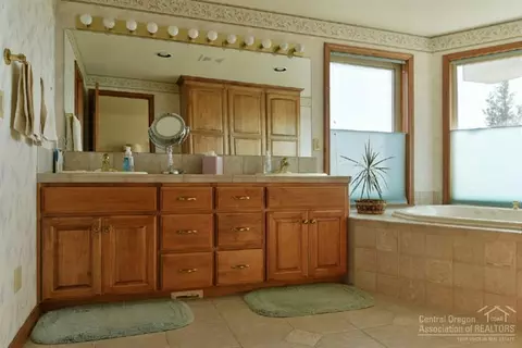 60445 Sunridge Dr, Bend, OR 97702 photo 21